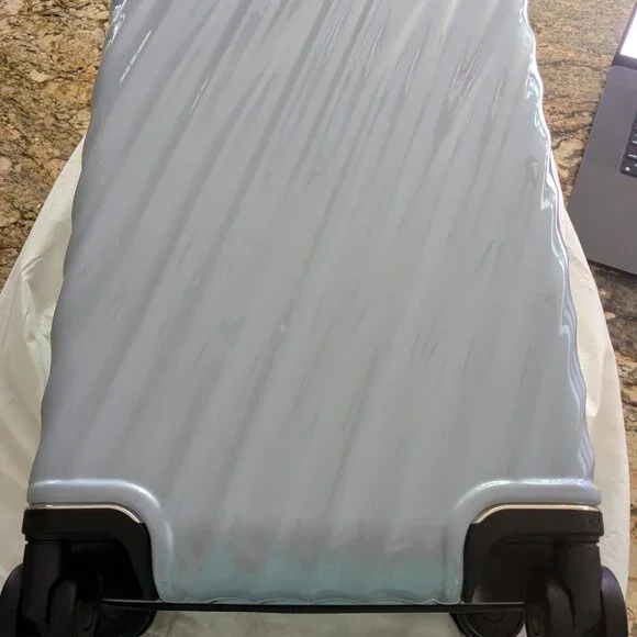 TUMI 19 Degree International Expandable Carry-On Suitcase - Picture 2 of 7